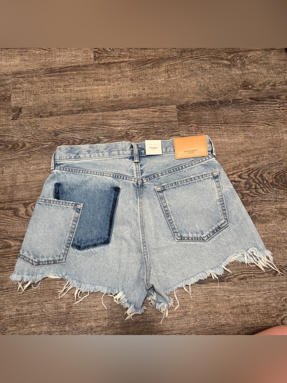 MOUSSY Mckendree Light Wash Frayed Hem Denim Shorts - Picture 4 of 7